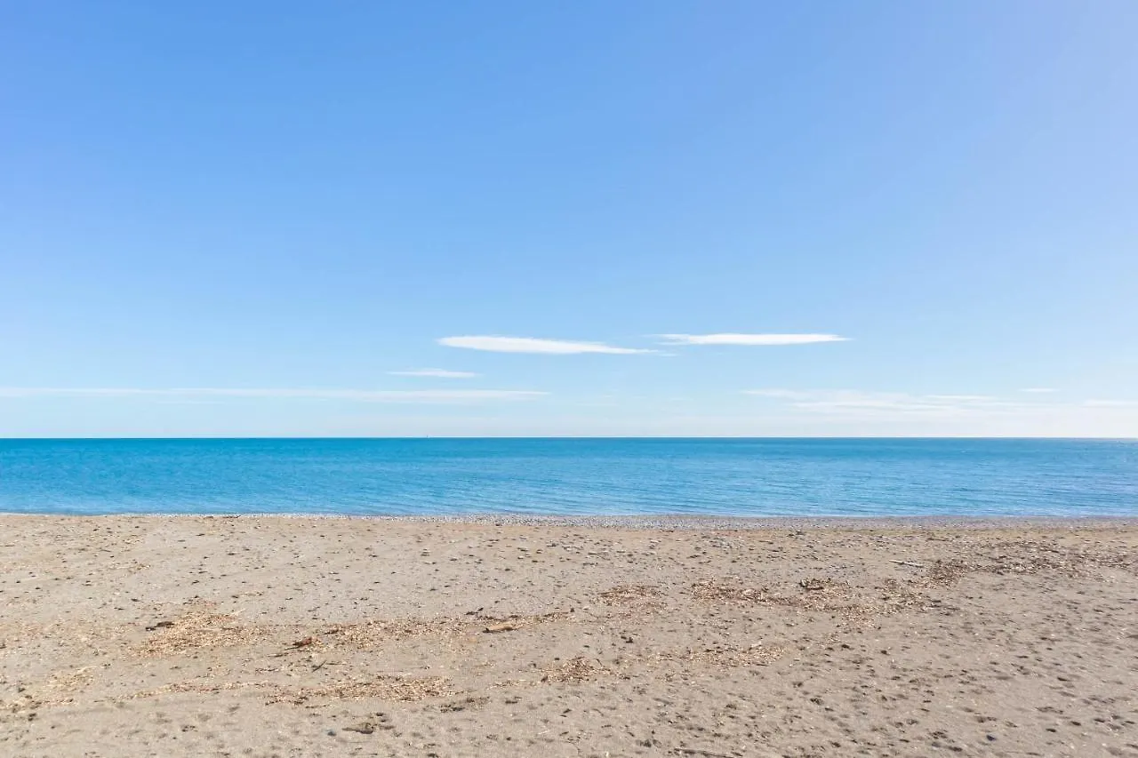 Bahia Dorada Beach Casita & Villa Vacation Homes - Happy Rentals Estepona