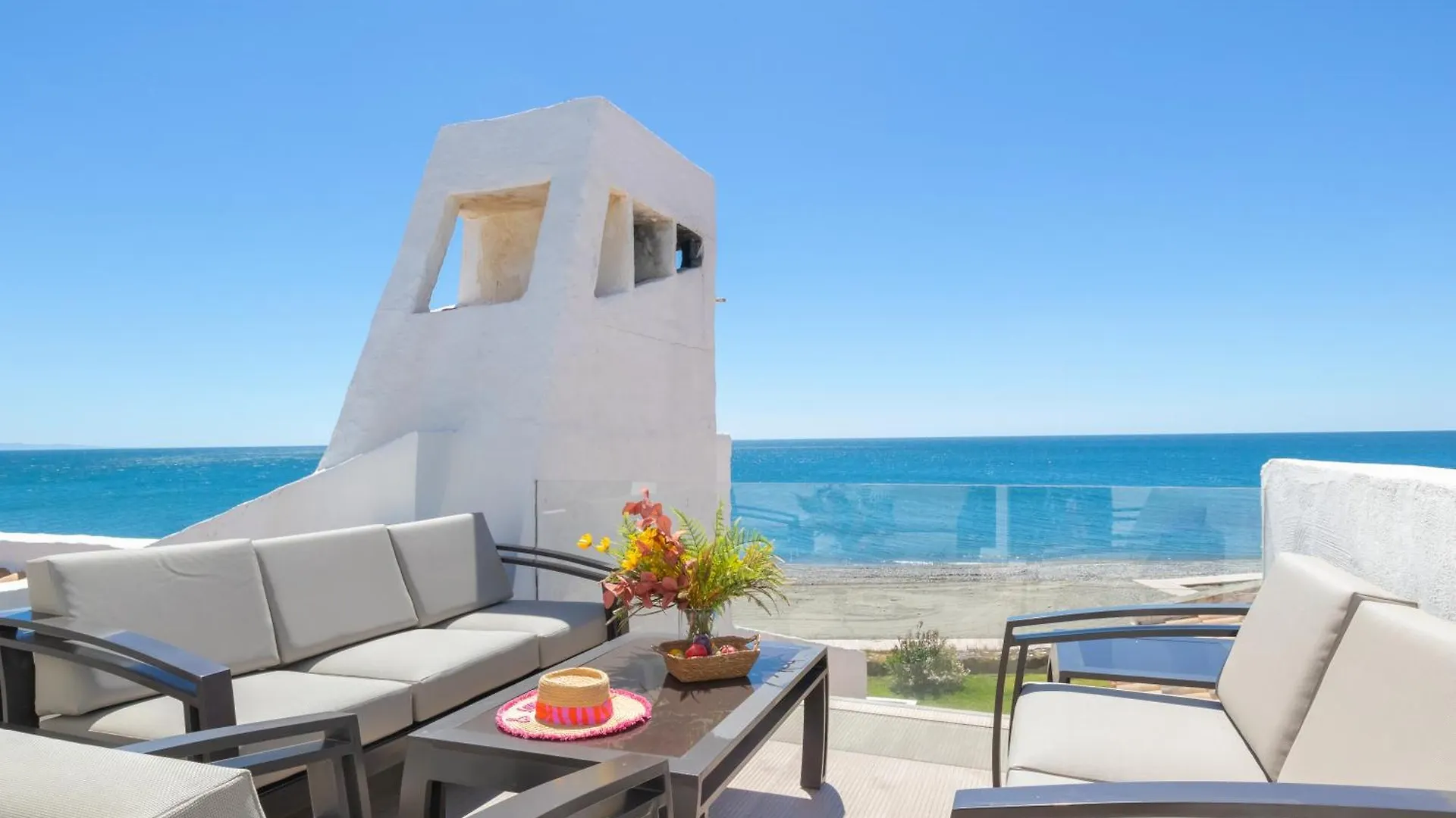 Bahia Dorada Beach Casita & Villa Vacation Homes - Happy Rentals Estepona