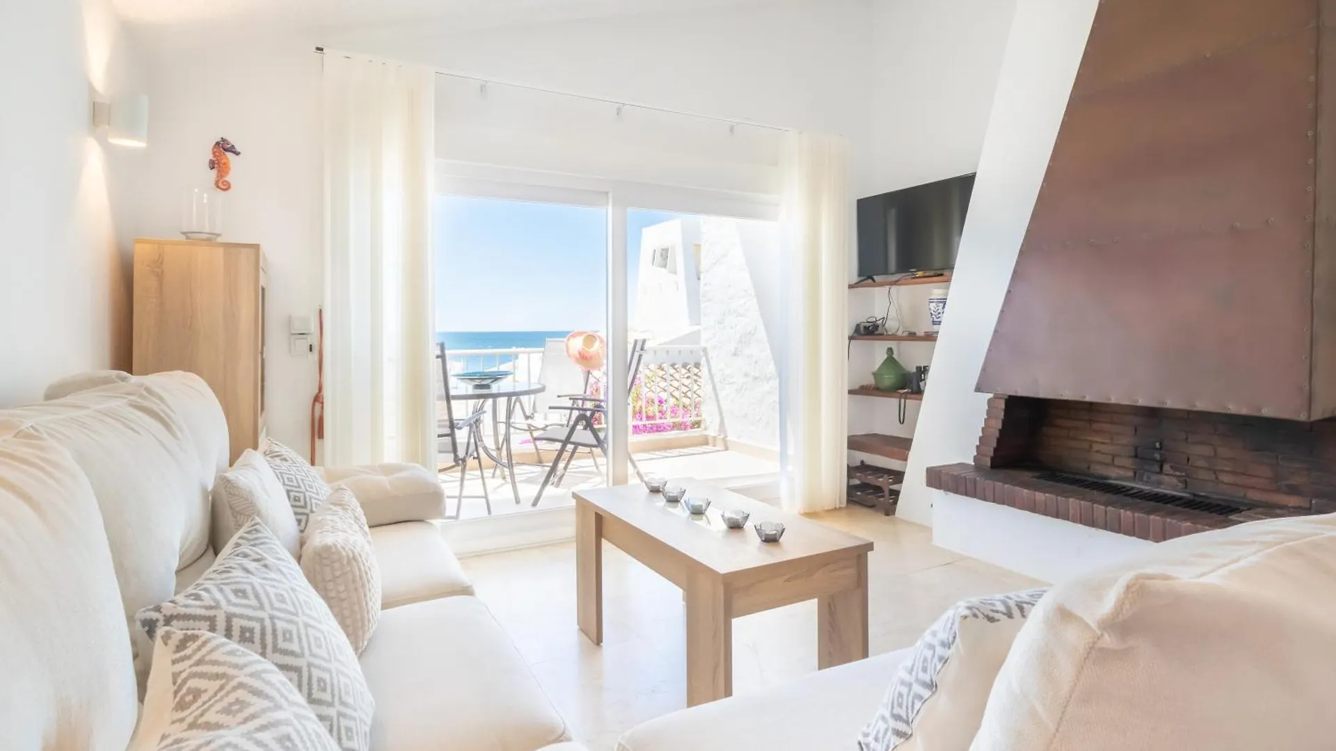 Bahia Dorada Beach Casita & Villa Vacation Homes - Happy Rentals Estepona