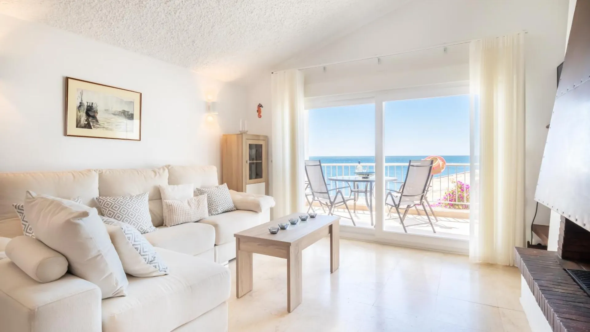 Bahia Dorada Beach Casita & Villa Vacation Homes - Happy Rentals Estepona