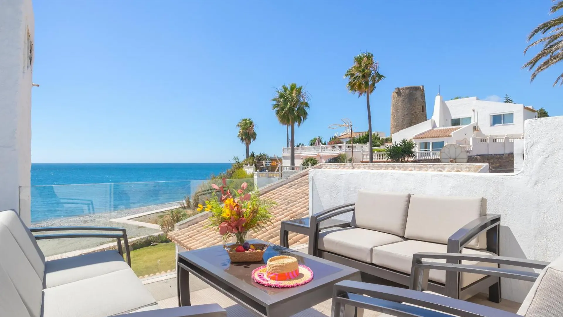 Bahia Dorada Beach Casita & Villa Vacation Homes - Happy Rentals Estepona
